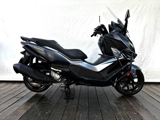 DAFRA CRUISYM 300 